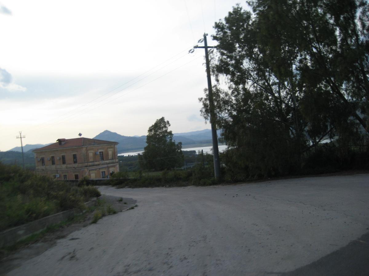 Oasi Del Lago Regalbuto Exterior foto